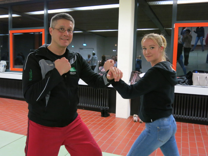 Selbstverteidigungs- und Selbstbehauptungskurs für Frauen erfolgreich abgeschlossen