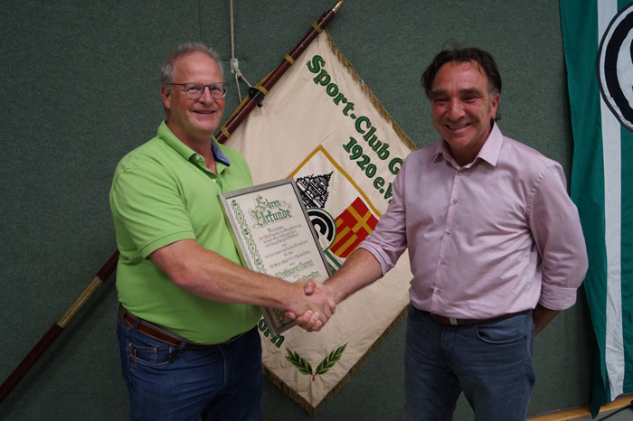 Foto 2 Kaiser ernennt Krenz zum Ehrenpräsidenten